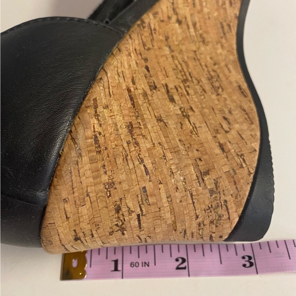 Teva-The Riviera wedge heel Mary Janes in Black.In excellent condition.Size 8 - Picture 7 of 7